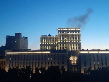 У москві пролунала серія вибухів: повідомляють про атаку безпілотників
