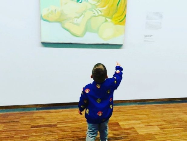 Лучанин MONATIK показав рідкісні світлини прогулянки із синами