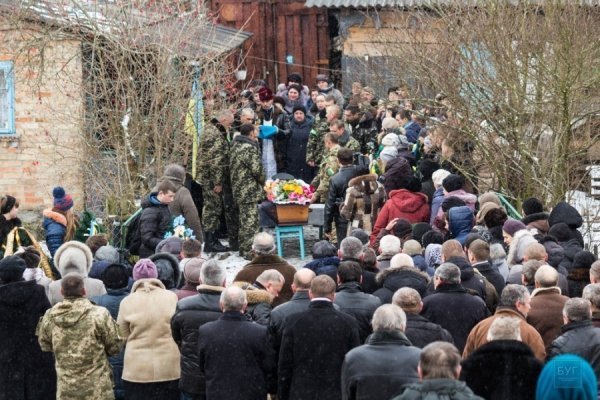 В Устилузі попрощалися із загиблим бійцем. ФОТО