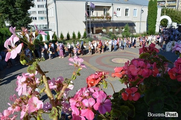 Як в Луцьку святять яблука. ФОТО