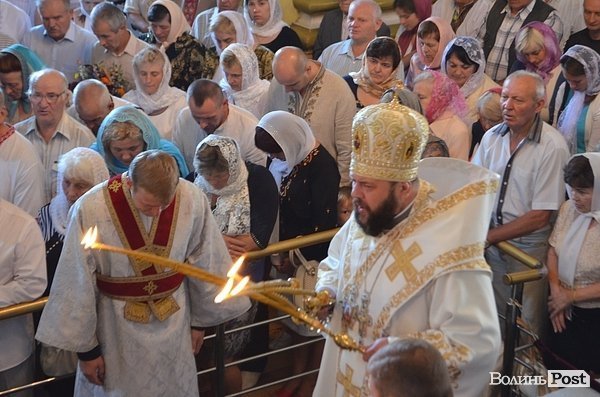 Як в Луцьку святять яблука. ФОТО