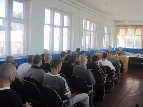 На Волині засуджені отримали паспорти. ФОТО