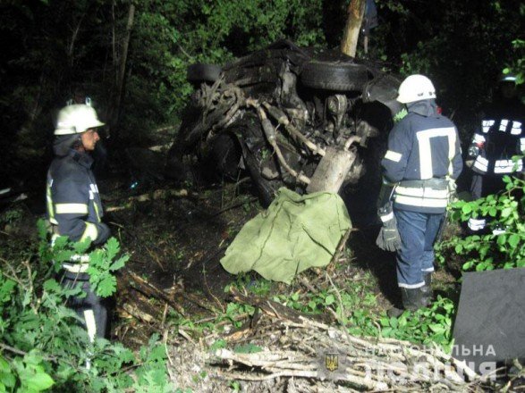 На Донеччині в аварії загинуло троє людей, серед них – дитина