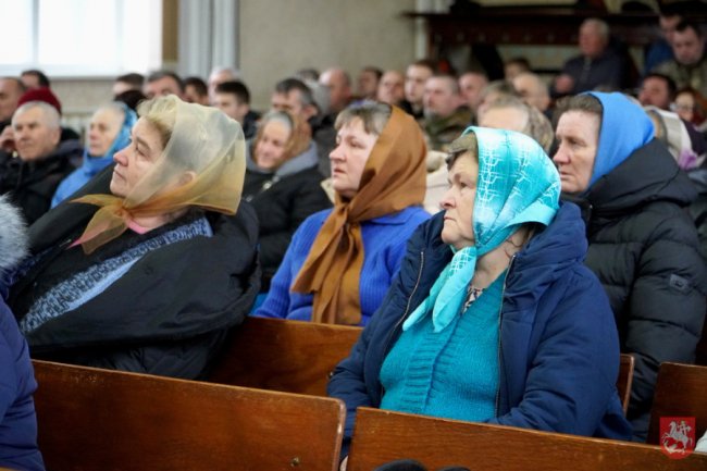 Волиняни навколішки провели в останню путь Героя Валентина Хлопцева