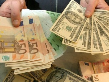 Для українців діятимуть нові правила на закордонні рахунки 