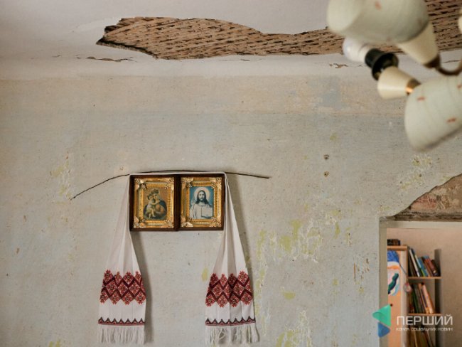 Як село на Волині оговтується після падіння уламків зенітної ракети, яка збивала ворожу ціль. ФОТО