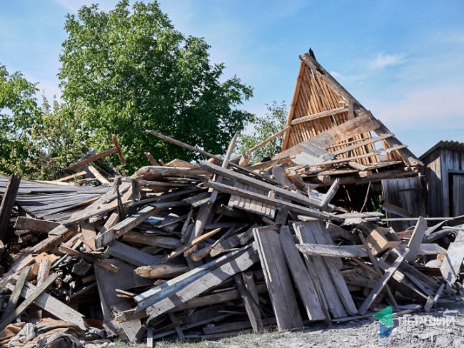 Як село на Волині оговтується після падіння уламків зенітної ракети, яка збивала ворожу ціль. ФОТО
