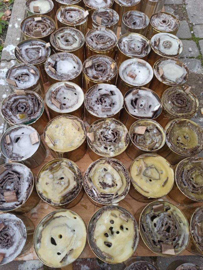 Школярі з Волині опанували нову технологію виробництва окопних свічок