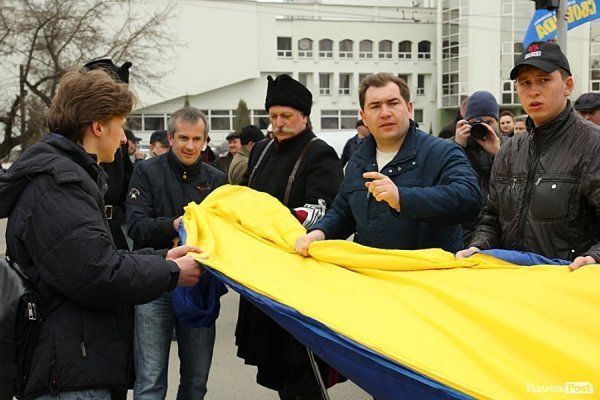 Акція «Вставай, Україно!» розпочалася в Луцьку. ФОТО. ОНОВЛЕНО