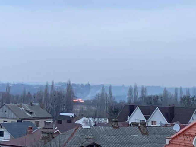 У Луцьку зайнявся пустир. ФОТО