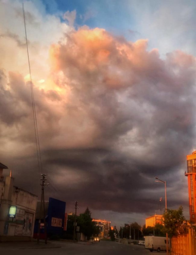 «Вечірні хмариська» – Луцьк перед грозою. ФОТО