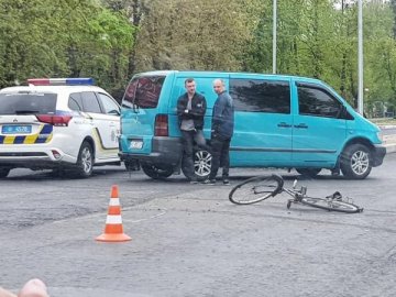 У Ковелі велосипедист потрапив під колеса автомобіля. ФОТО. ВІДЕО