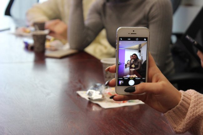 Луцькі студенти пили каву з банкірами*