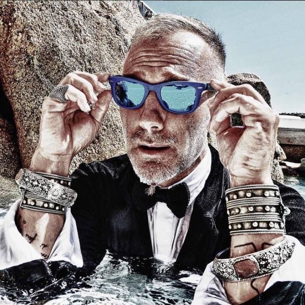 «Танцюючий мільйонер» розповів про себе українцям. ФОТО