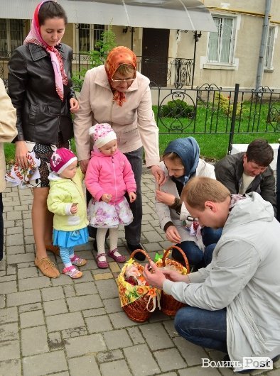 У Луцьку святять паску. ФОТО