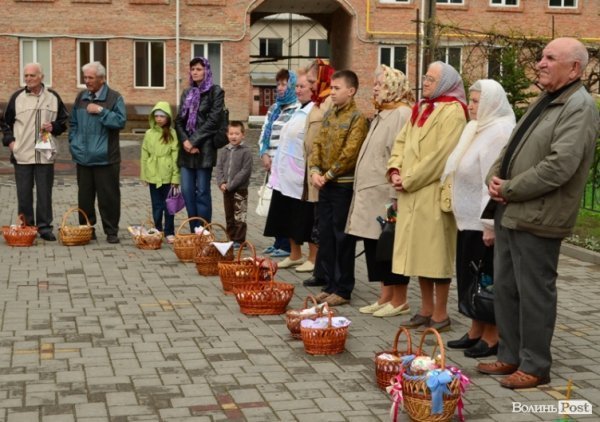 У Луцьку святять паску. ФОТО