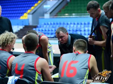 Луцькі баскетболісти у Кубку України напоролись на сусідів