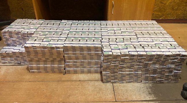 На Волині у потязі з рудою знайшли контрабандні сигарети. ФОТО