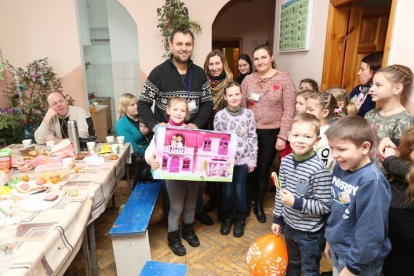 Волонтери влаштували свято для доньки волинського Героя