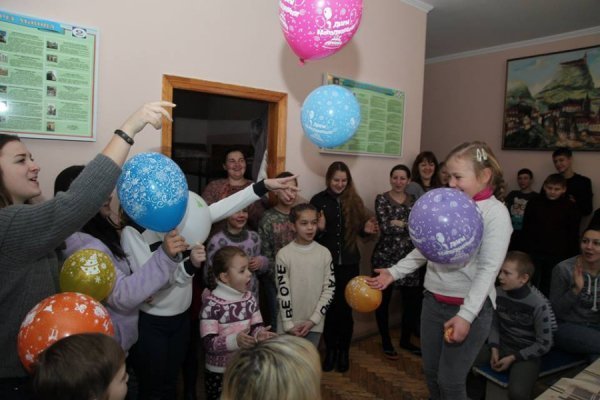 Волонтери влаштували свято для доньки волинського Героя