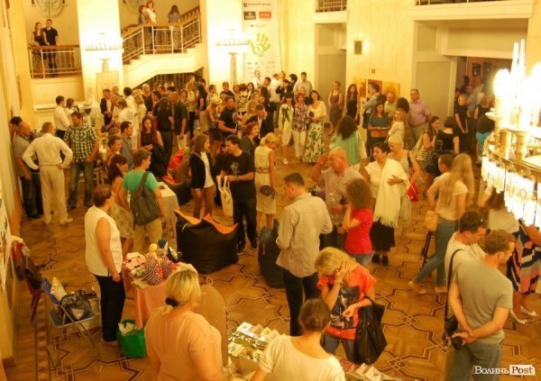 Під час антракту