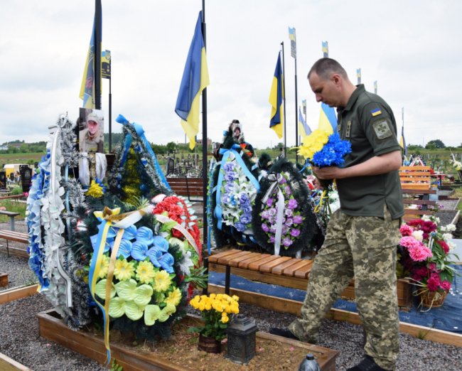 На Волині рідним загиблих Героїв-прикордонників вручили державні нагороди. ФОТО 