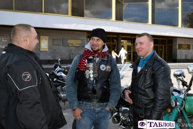 Байкери трьох країн зібралися в Луцьку, аби закрити мотосезон. ФОТО