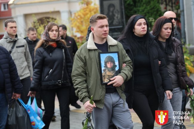 У Луцьку попрощалися із воїном Артемом Тютюнником