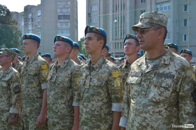Майбутні захисники: у Луцьку для військових ліцеїстів пролунав перший дзвоник. ФОТО