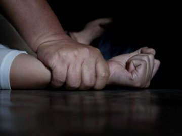 На Луганщині російські військові зґвалтували 12-річну дівчинку: перехоплена розмова СБУ