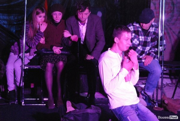 драма для дорослих «Метро»