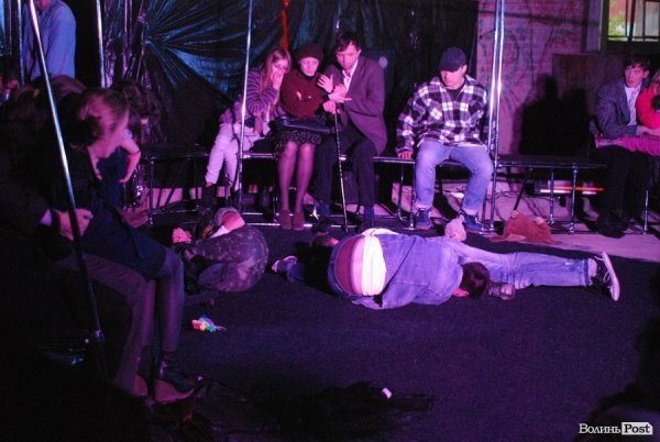 драма для дорослих «Метро»