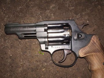 У Дніпрі в гуртожитку студент вистрілив у голову 17-річній дівчині