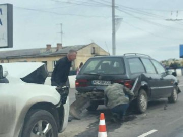 У Луцьку на мосту сталася подвійна аварія. ФОТО