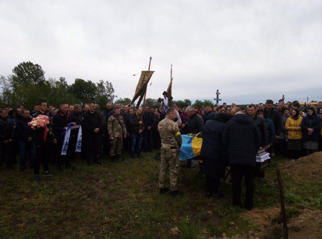 Старовижівщина попрощалася зі своїм Героєм. ФОТО