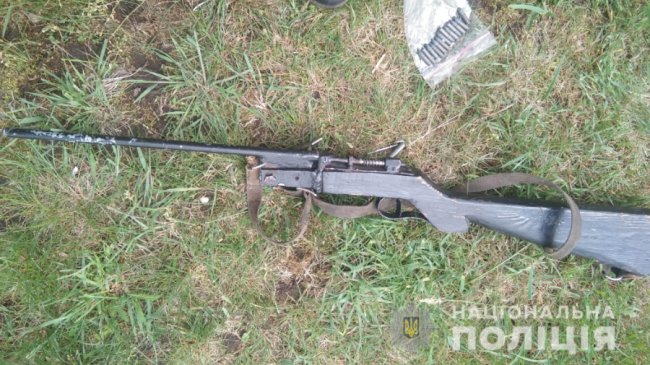 Поліцейські вилучили у волинян саморобну зброю