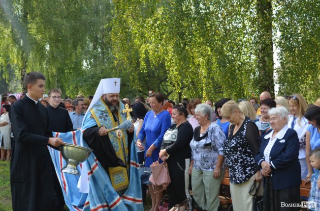 Танець від ректора і завдання від губернатора: як у луцькому «політесі» першачків зустрічали. ФОТО