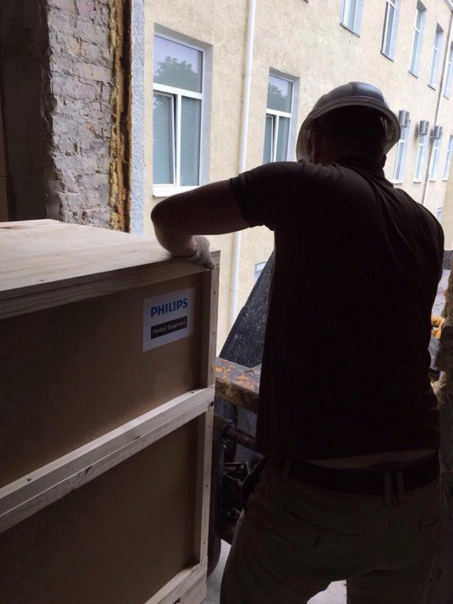 Волинській обласній лікарні передали дороговартісний ангіограф