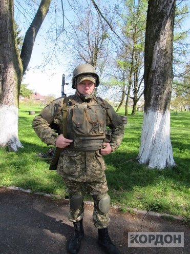 На Волині юнаків готують до бою. ФОТО