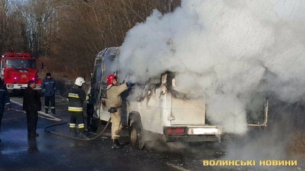 На трасі Луцьк – Ковель загорівся автобус