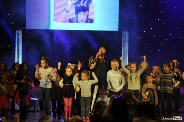Концерт на «Міс принцеса України» в Луцьку: «А.Р.М.І.Я.», «Дзідзьо», діти