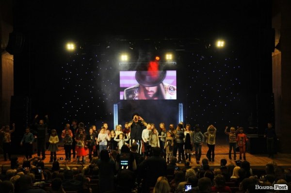 Концерт на «Міс принцеса України» в Луцьку: «А.Р.М.І.Я.», «Дзідзьо», діти