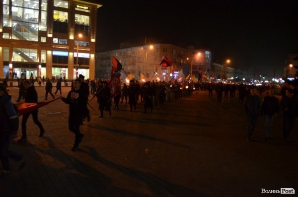 У Луцьку відбулася смолоскипна хода на честь річниці УПА. ФОТО. ВІДЕО