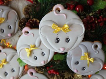 Пряничних мишок майстрині з Волині розбирають, як гарячі пиріжки