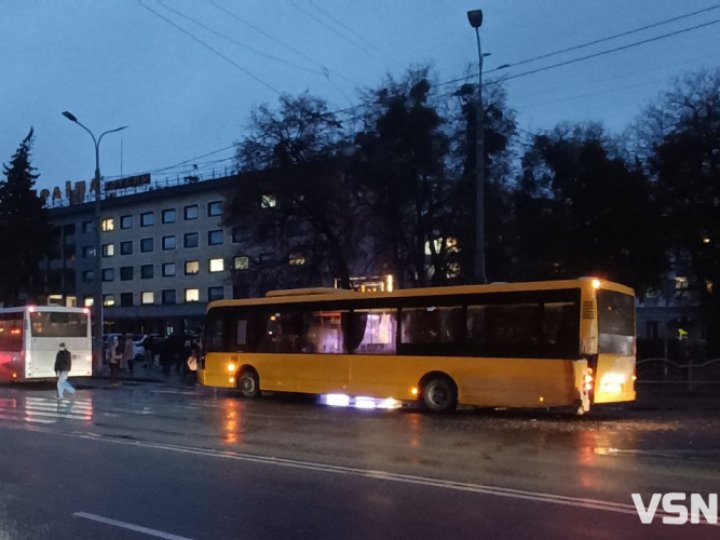 У центрі Луцька зіткнулися дві маршрутки