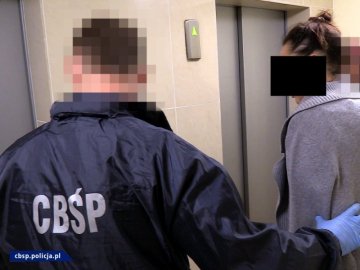 Жінки заробляли до 10 тисяч євро: за кордоном викрили польсько-українську банду сутенерів