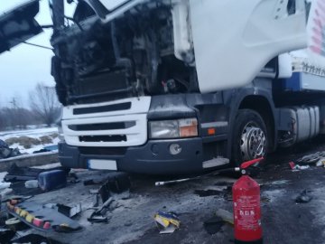 Біля кордону з Польщею у вантажівці вибухнув балон з газом: водій – у реанімації з опіками