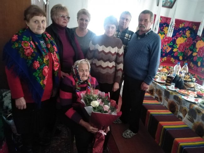 На Волині мати-героїня відсвяткувала 90-річчя. ФОТО
