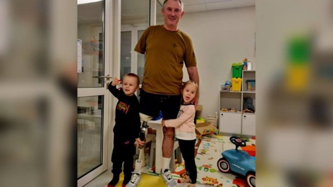 «Кохання перемагає все», - історія бійця з Волині, який  втратив руку  і ногу на війні