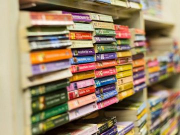 Підготовка до навчального року: на Волинь привезли понад 100 тисяч підручників. ВІДЕО